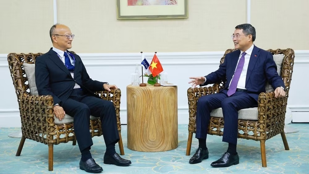 Vietnam seeks ADB cooperation in green transition, regional connectivity